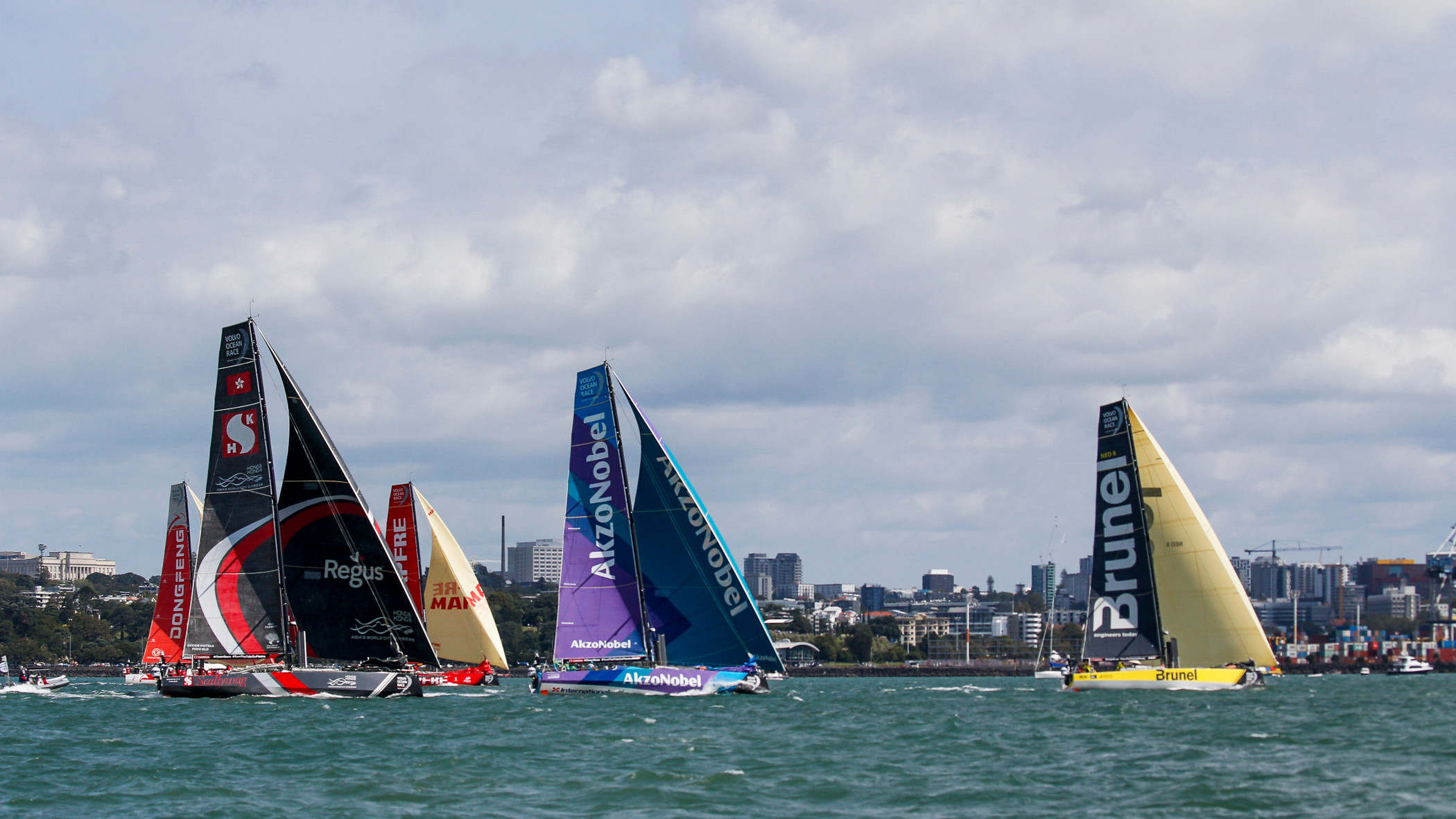 MAPFRE leads the Volvo Ocean Race fleet for Itajaí